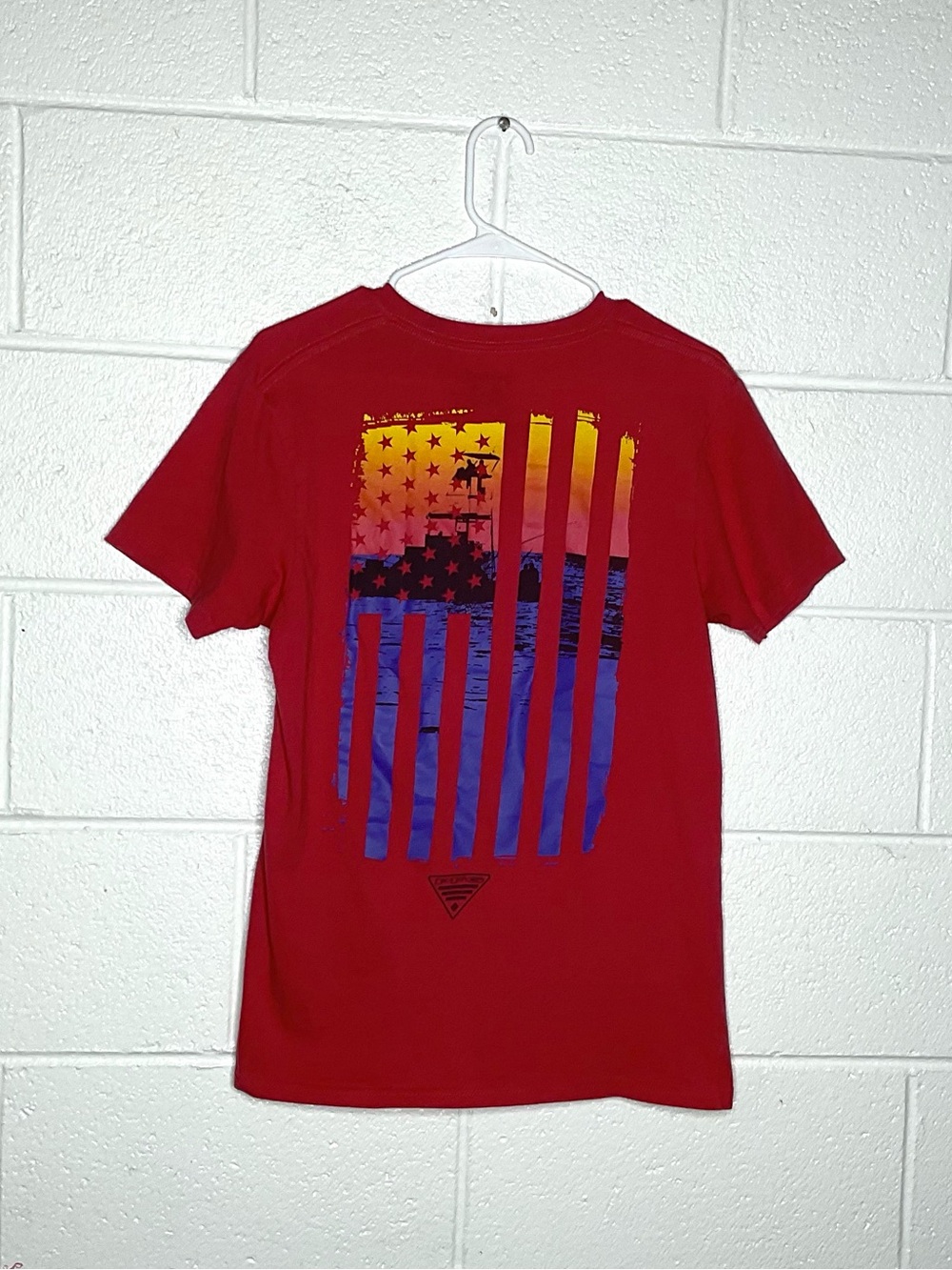< Men’s Columbia PFG Red Fishing Tee Size Large >